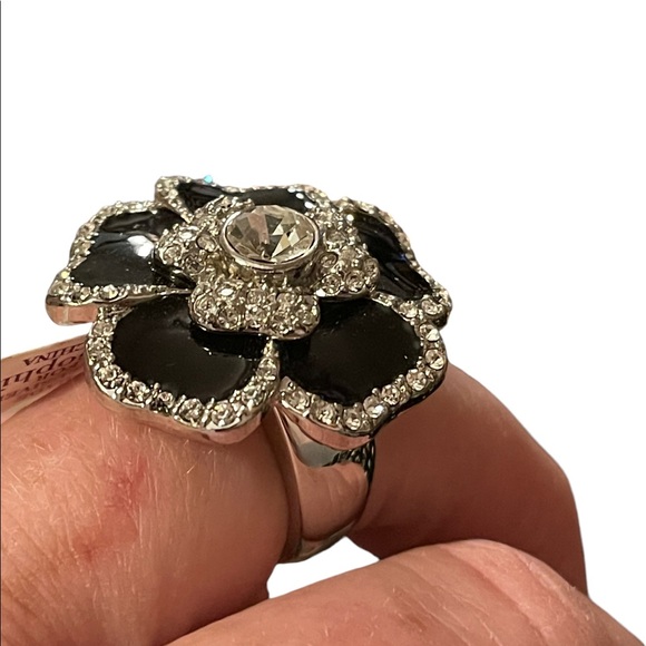 Lia Sophia Blooming flower ring SZ 9 black enamel silver finish NWT - Picture 4 of 8